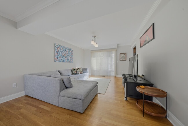 Building Photo - 1707 Summer St