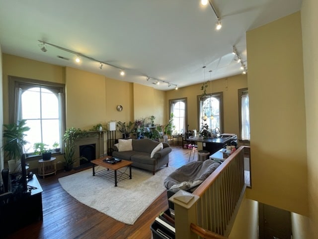 Building Photo - 1221 Hull St