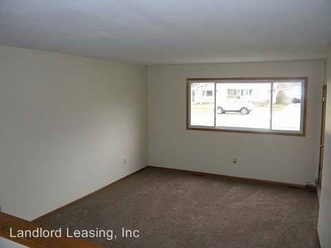 Building Photo - 220 Windsor Dr