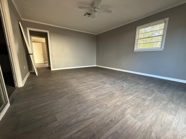 Foto del edificio - For Rent — Spacious & Affordable 4 Bedroom Home!