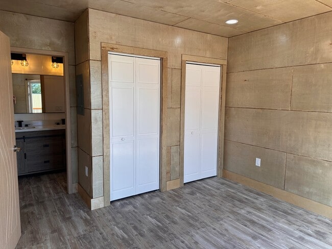 Building Photo - 1161 Virginia Lynn Wy
