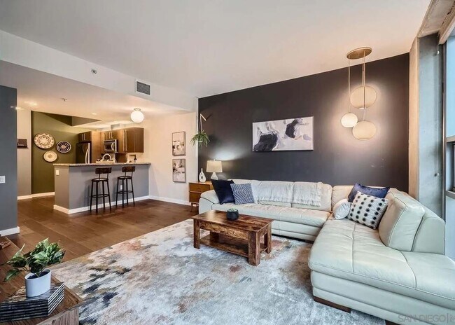 Foto del edificio - 321 10th Ave