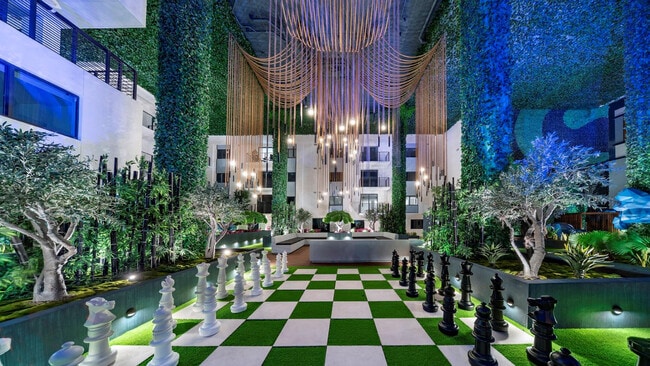 Foto del edificio - 425-475 E Atlantic Blvd