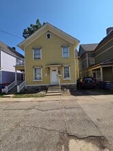 Building Photo - 232 Oakley Pl NE