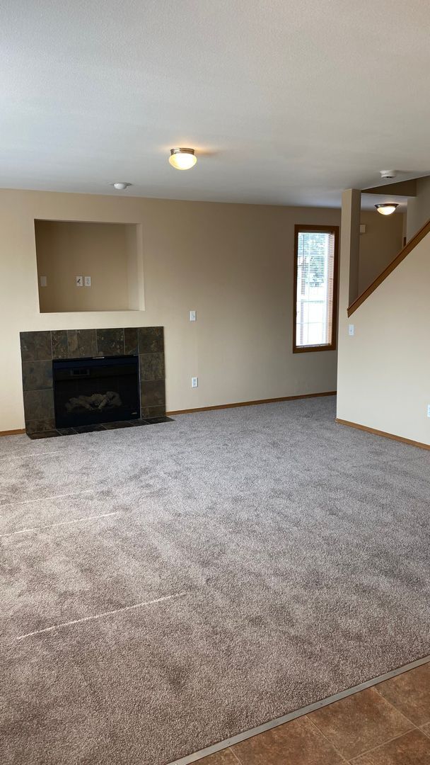 Building Photo - CFC (Russell)-Spanaway Duplex