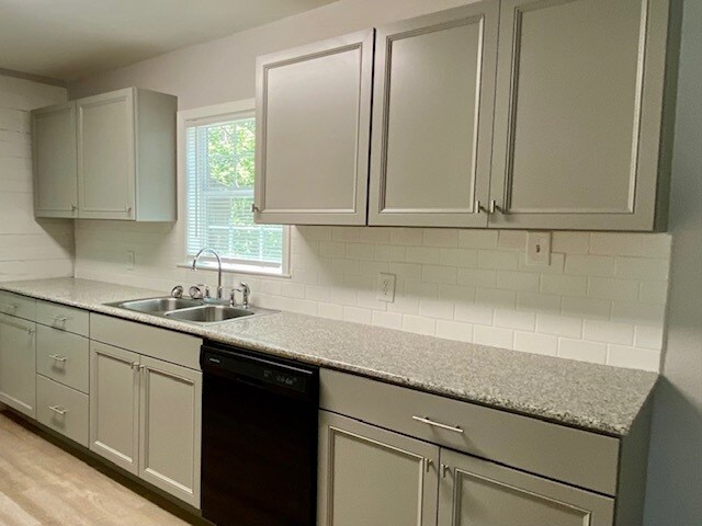 Foto del edificio - 3600 Maple Ave