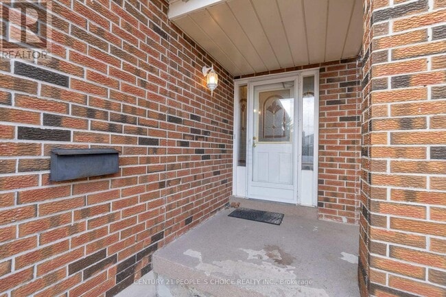 Building Photo - 35 Ferri Crescent