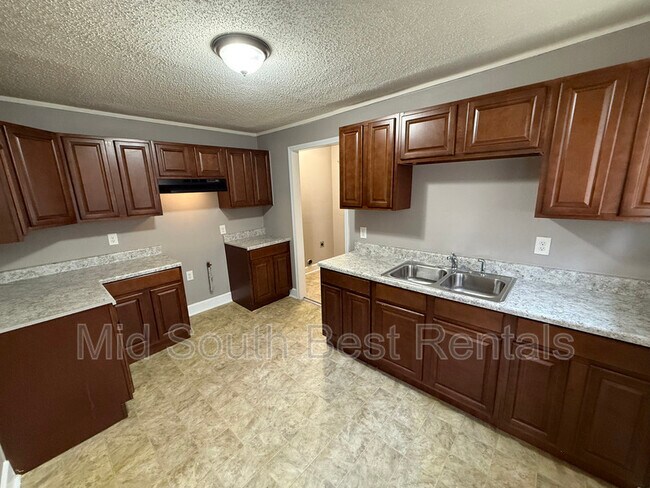 Foto del edificio - 1385 Chadwick Cir