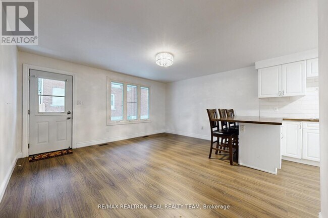 Building Photo - 1129 Cannon St E