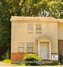 Building Photo - 8 Davidfield Cove