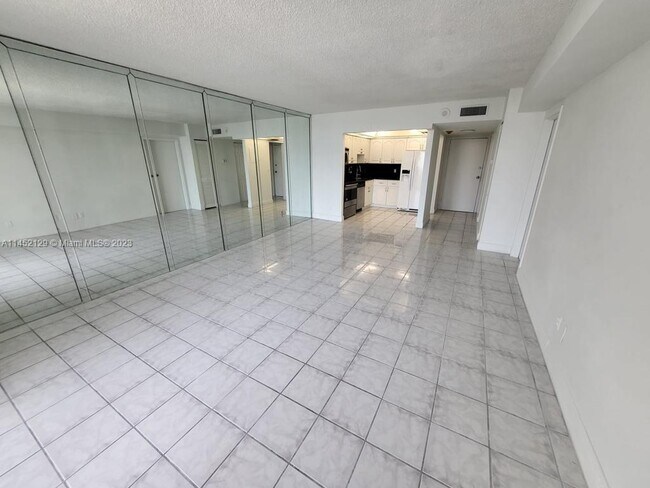 Building Photo - 13499 Biscayne Blvd