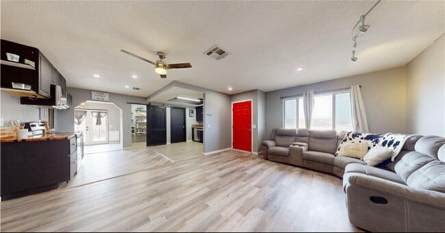 Building Photo - 2837 Morongo Rd