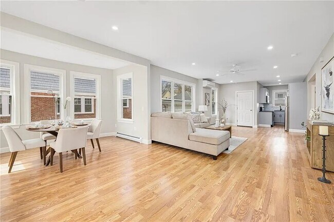 Foto del edificio - 146 Evergreen St