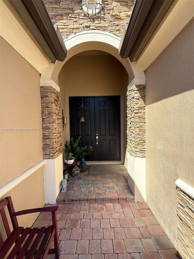 Building Photo - 11922 SW 154th Path