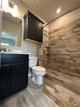 Building Photo - 5012 Dickinson Lp