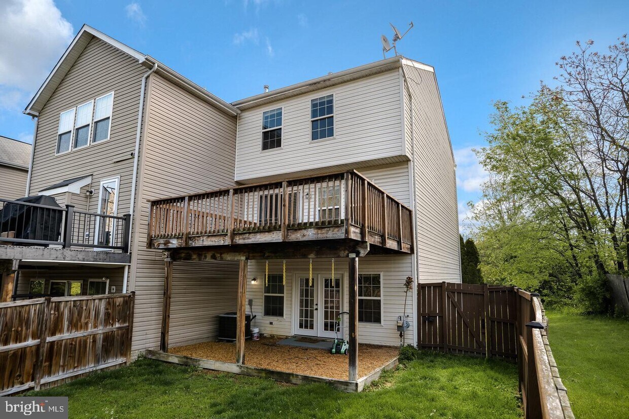 7 NEVILLE Way, Bunker Hill, WV 25413 Townhome Rentals in Bunker Hill WV
