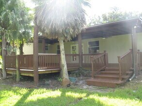 Building Photo - 5550 SW 130th Ave