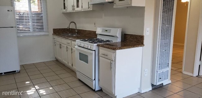 Foto del edificio - 3707 Maple Ave