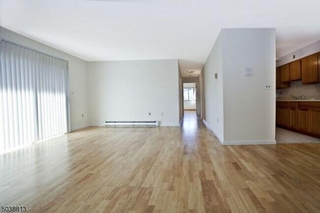 Building Photo - 730 Mill St