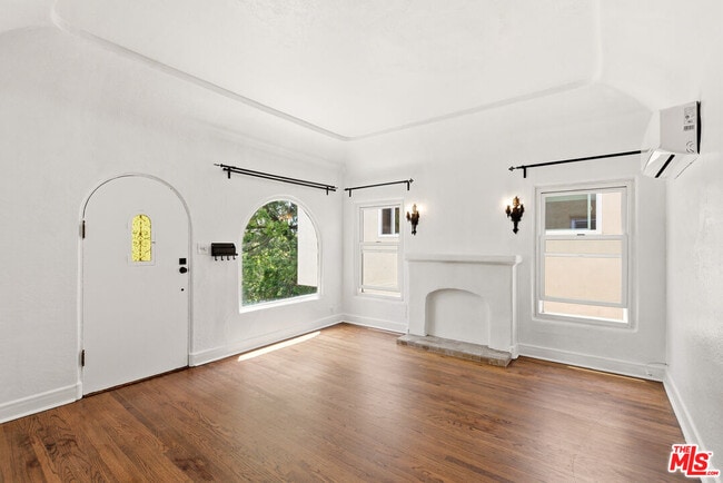 Building Photo - 4429 Finley Ave