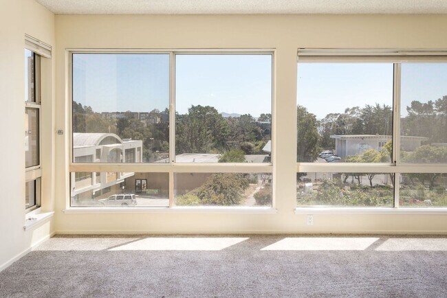 Foto del edificio - Executive Condo in Diamond Heights