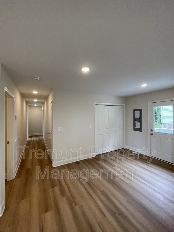 Building Photo - 20 W 51st St