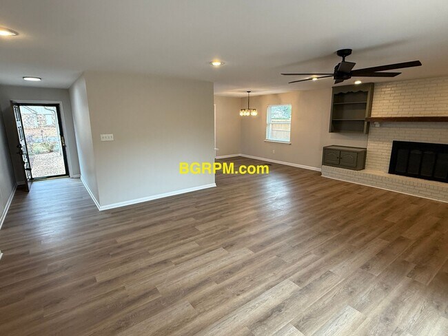 Foto del edificio - 3 BD 2 BA