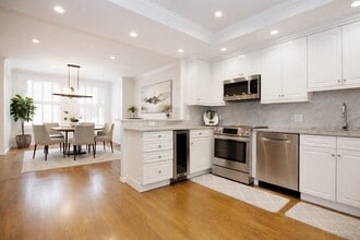 Building Photo - 179 Marlborough St