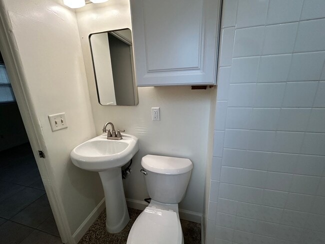 Building Photo - Nice 3 bedroom 2 bathroom House In Apopka