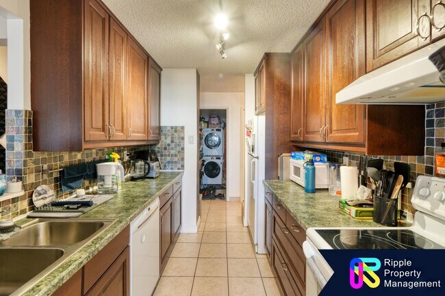 Photo du bâtiment - 220-213 13 Ave SW