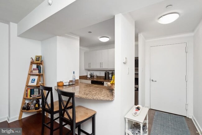 Foto del edificio - 219 S 18th St