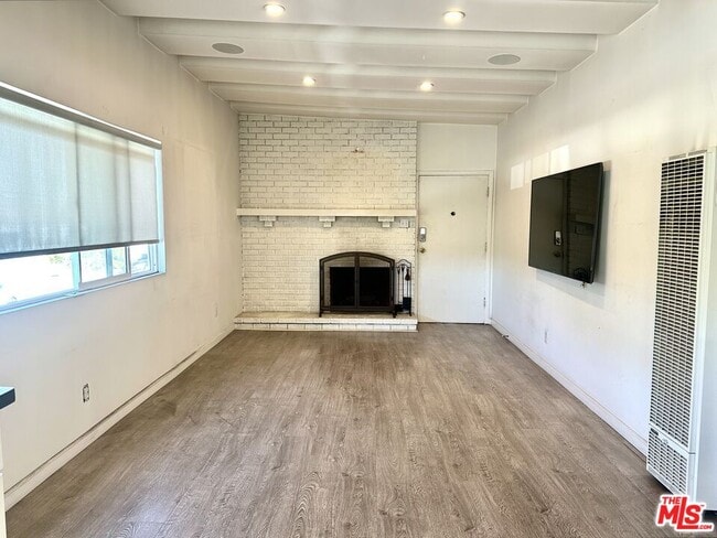 Building Photo - 410 Pershing Dr