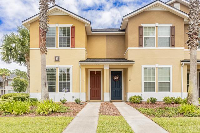 Foto principal - 3 bedroom in Orange Park FL 32065