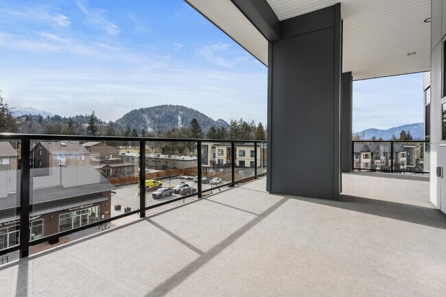 Photo du bâtiment - 5545-5545 Vedder Rd