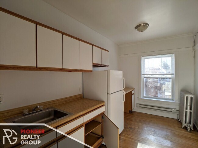 Foto del edificio - 947 W Cornelia Ave