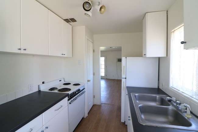Building Photo - 20534 e sunset lane # c, mayer az