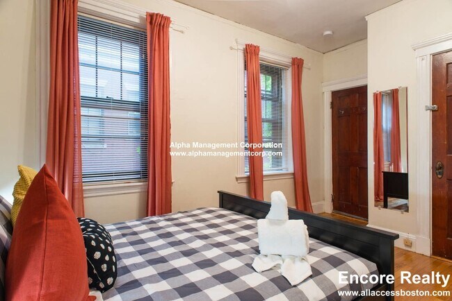 Foto del edificio - 1249 Beacon St