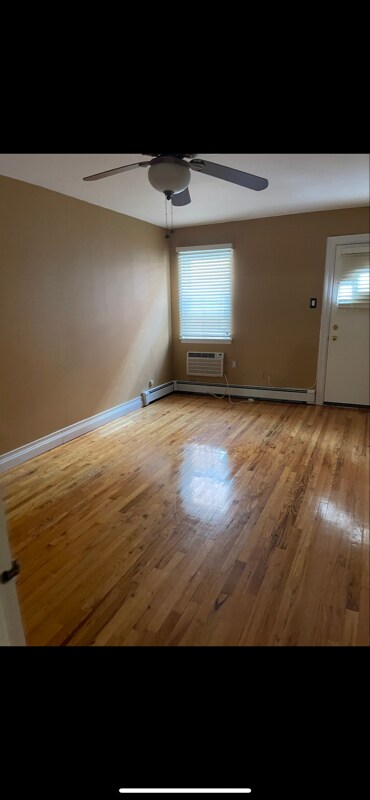 Foto del edificio - 1723 Shore Pkwy
