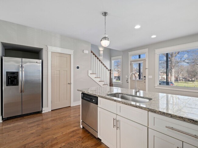 Foto del edificio - **UPSCALE BUENA VISTA HOME MINUTES FROM GERMANTOWN AND DOWNTOWN NASHVILLE**