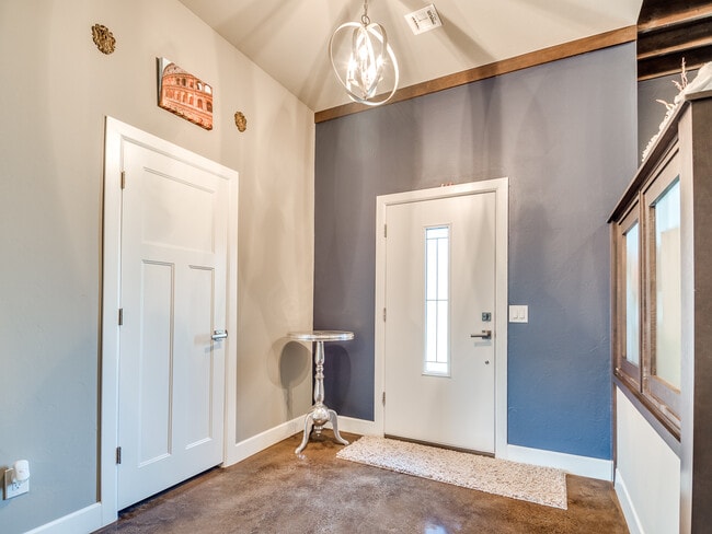 Foto del edificio - Modern 3 Bedroom with  Lofted Office - All...