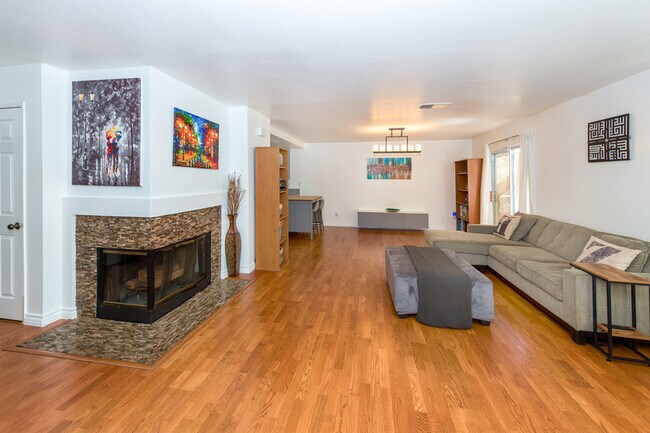 Building Photo - 25146 Steinbeck Ave