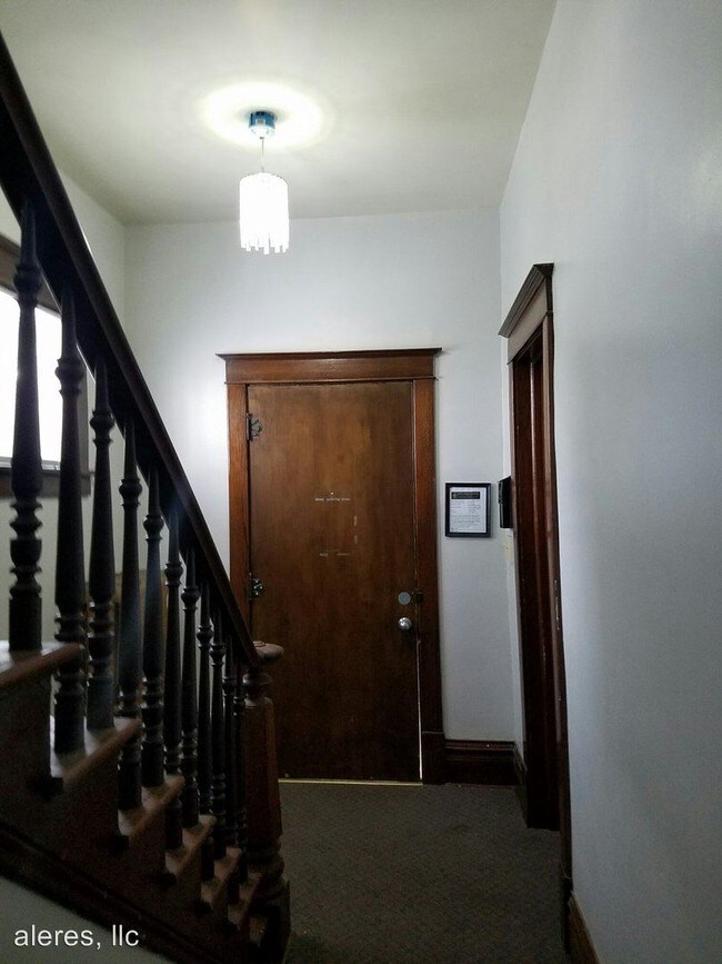 Foto del edificio - 204 1st Ave SW