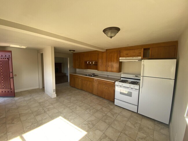 Building Photo - 943 Nipomo Ave