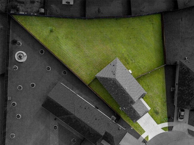 Foto del edificio - 7524 Larson Ln