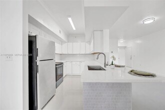 Building Photo - 151 SW 117th Ave