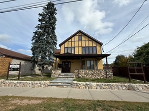 Building Photo - 504 Broadway