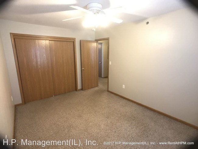 Foto del edificio - 131 Dorset Ct