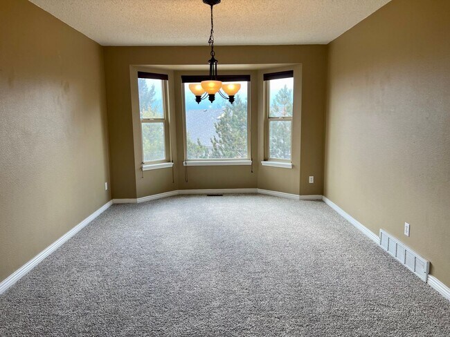 Building Photo - Gleneagle 2-story on double lot with excep...