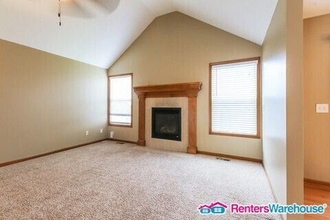Building Photo - 4 Bed 3 Bath in KC! Available 12/15!!