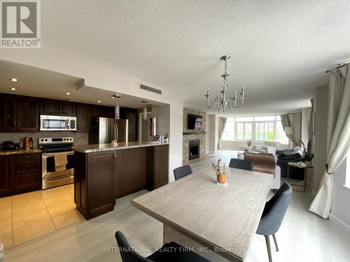 Photo principale - 135-135 George St S